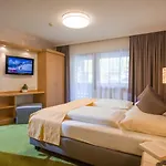 Hotel-garni Jakober - Und فندق فورديرلانرزباخ