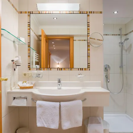 Hotel-garni Jakober - Und ホテル