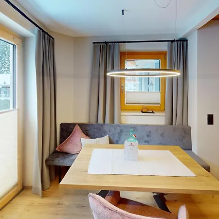 Hotel-garni Jakober - Und 4*
