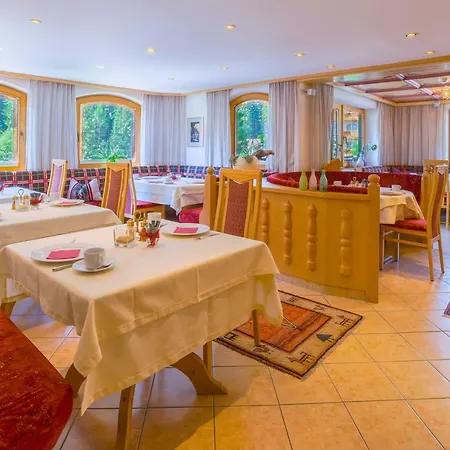 Hotel-garni Jakober - Und 4*