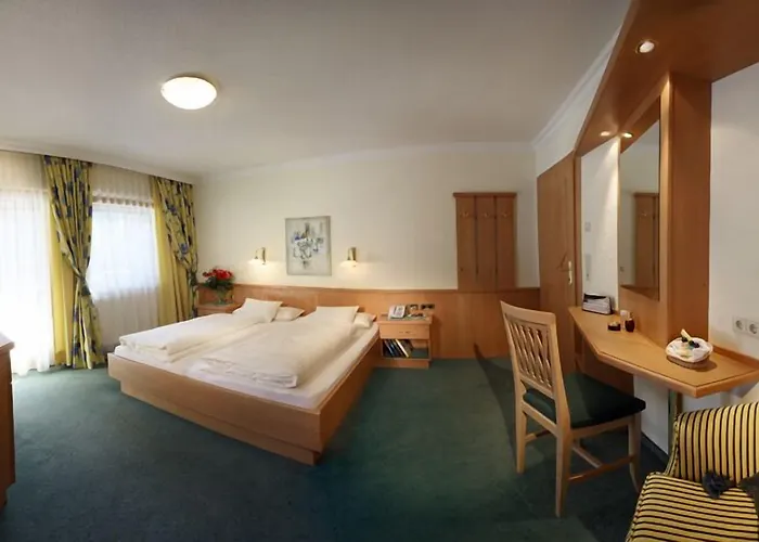 Hotell Hotel-garni Jakober - Und