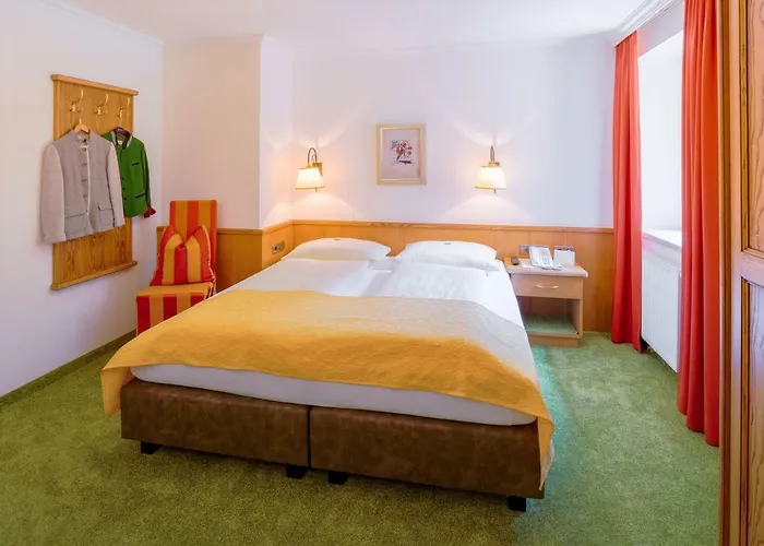 Hotel-garni Jakober - Und Hotell 4*