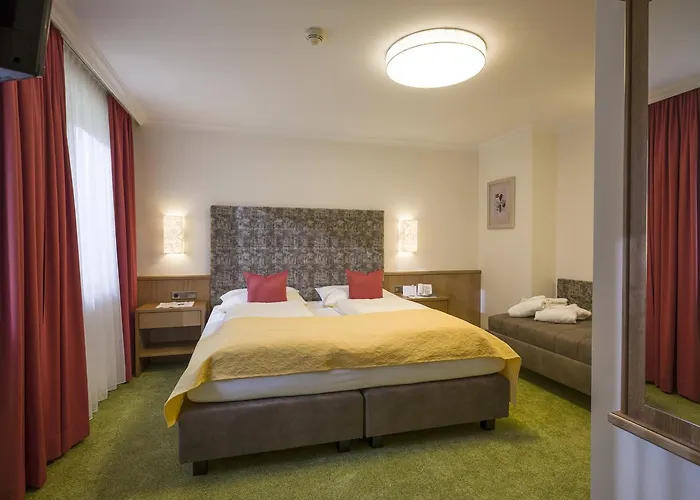 Hotel-garni Jakober - Und 4* 沃德兰厄斯巴赫