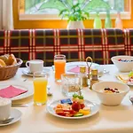 Hotel Hotel-garni Jakober - Und 4*
