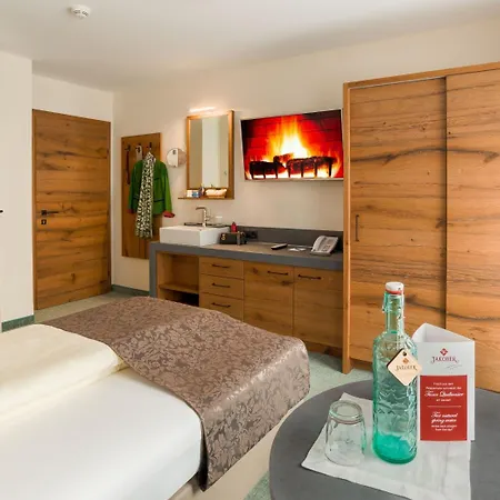 Hotel-garni Jakober - Und 호텔