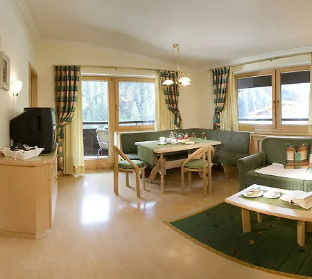 Hotel-garni Jakober מלון