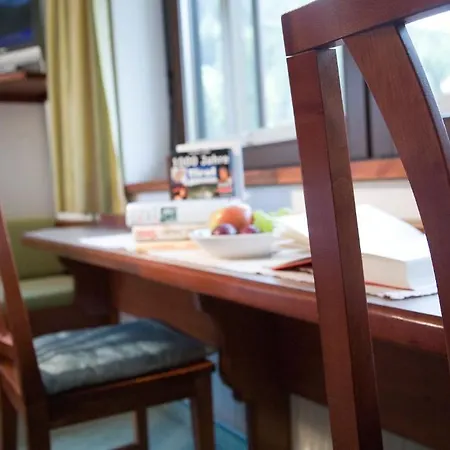 מלון Hotel-garni Jakober