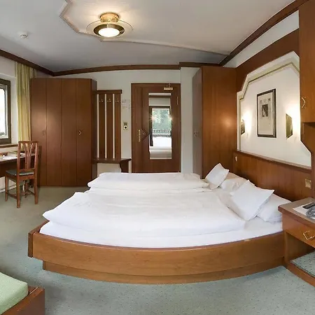 Hotel-garni Jakober מלון ורדרלנרסבאך