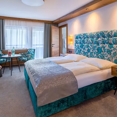Hotel-garni Jakober מלון 4*